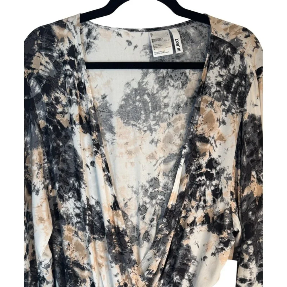 2/$30 NWT Bar III Medium Tie-Dye Print Romper V-Neckline & Elastic Waist - Picture 4 of 15